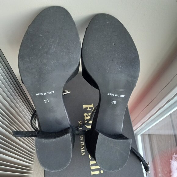 Fabianelli Black Suede Ankle Strap Block Heel Sandals Sz 38/ 7 -7.5 ITALY - Picture 15 of 16